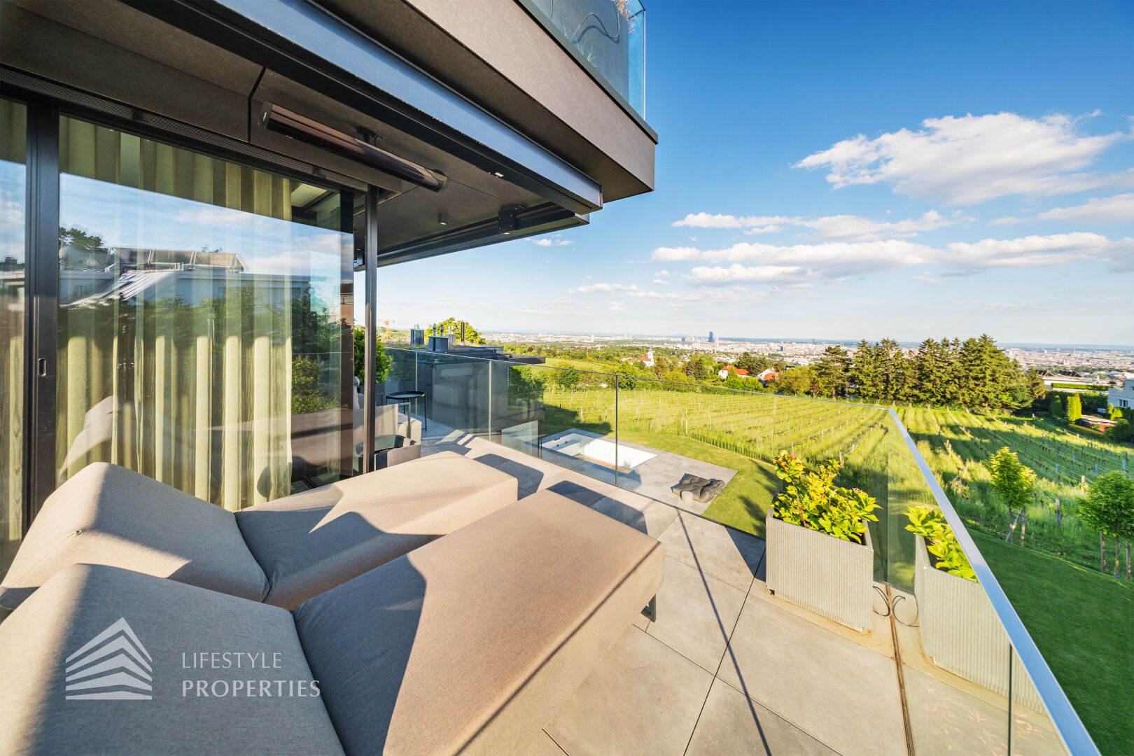 Exklusive 4-Zimmer Wohnung mit großflächigem Balkon mit Traumblick über Wien