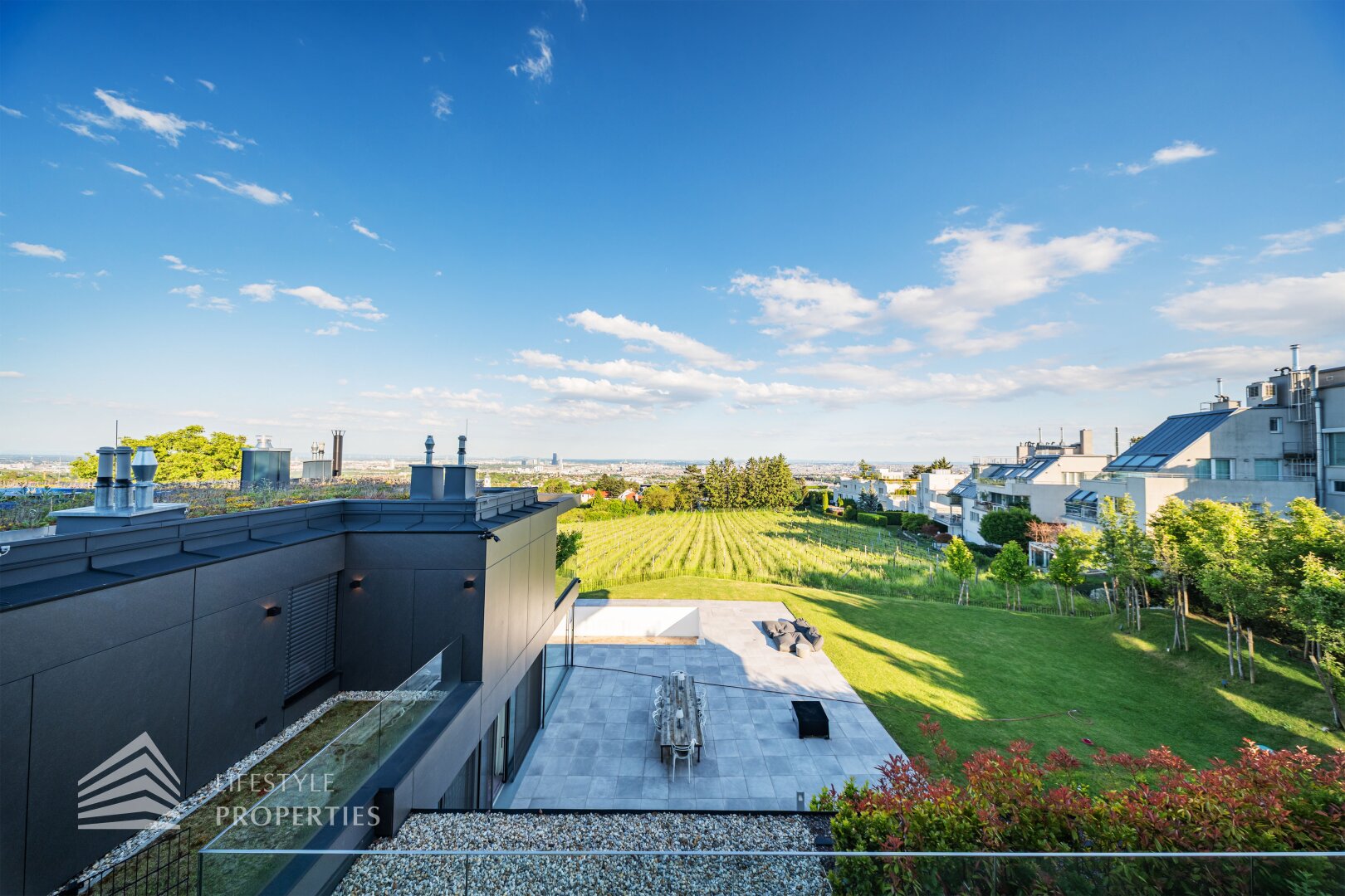 Exklusive 4-Zimmer Wohnung mit großflächigem Balkon mit Traumblick über Wien