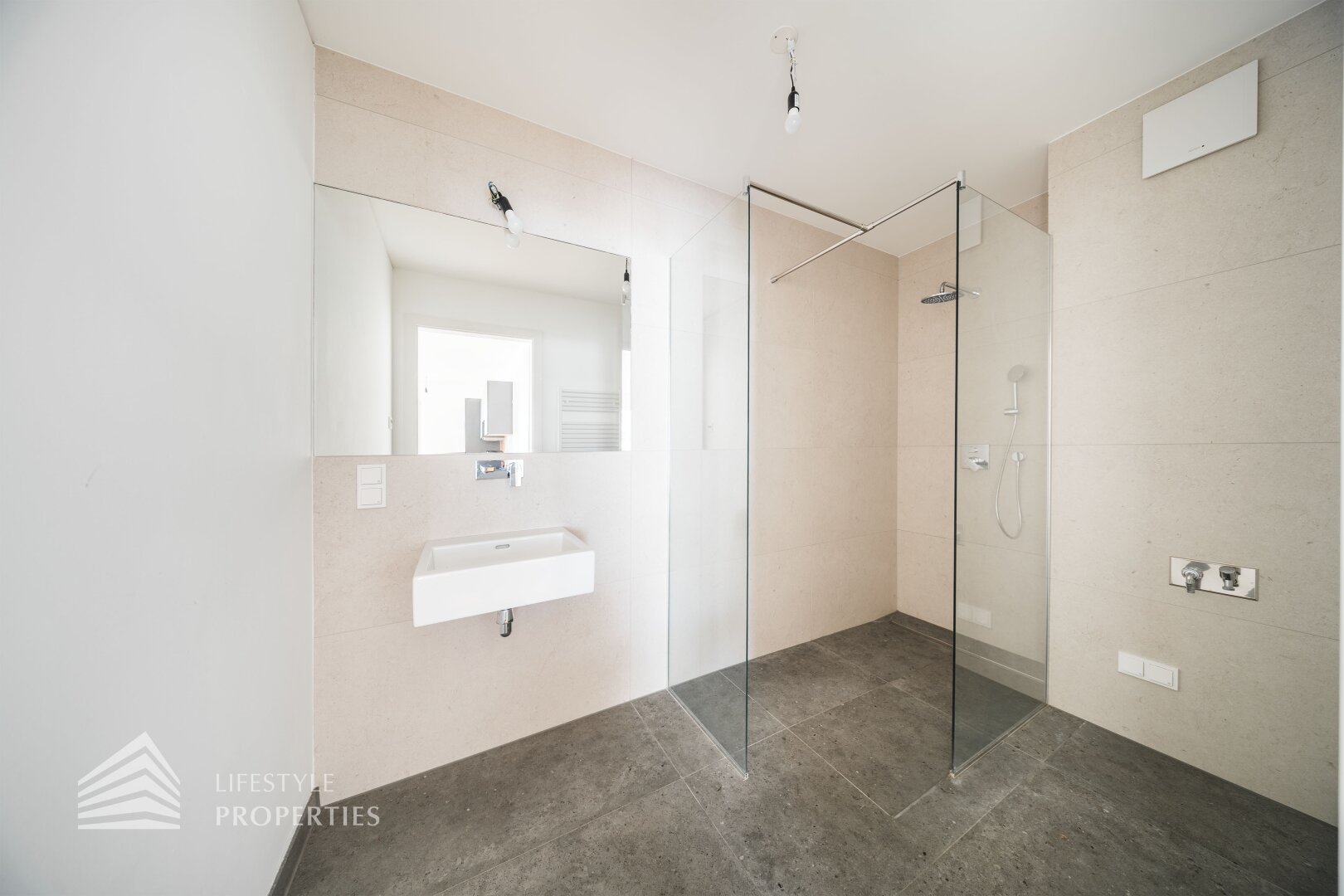 Schöne 2-Zimmer Wohnung mit Balkon, Nähe Alte Donau