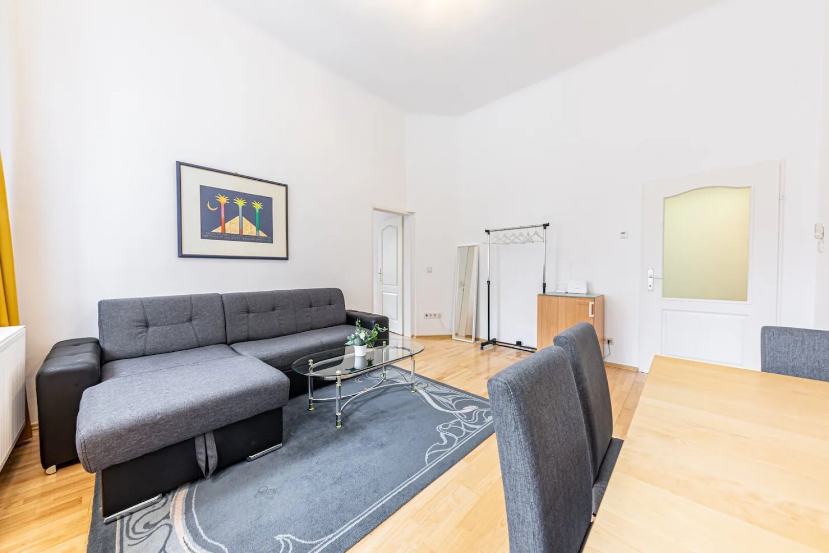 helle, sanierte 2-Zimmerwohnung in U3-Nähe