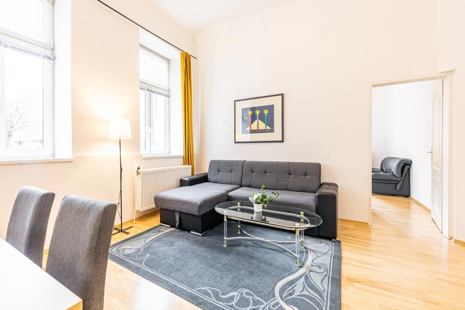 helle, sanierte 2-Zimmerwohnung in U3-Nähe