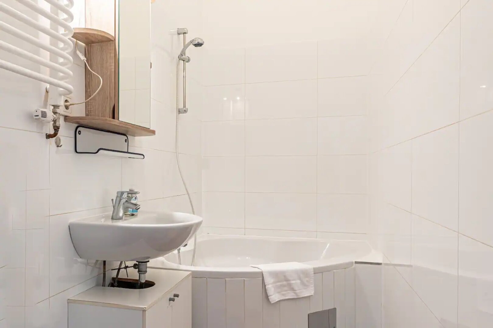 helle, sanierte 2-Zimmerwohnung in U3-Nähe
