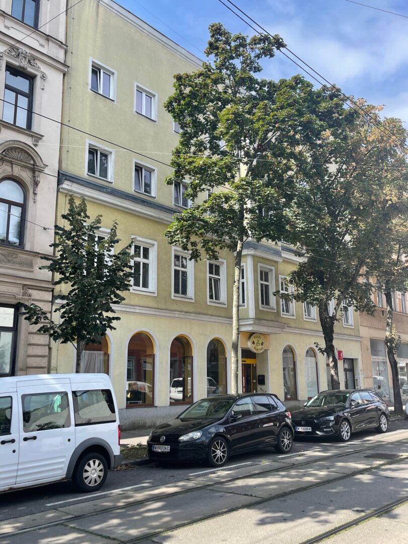 Entwicklungsobjekt in ausgezeichneter Lage beim U3 Hütteldorfer Straße! Bestandsfrei
