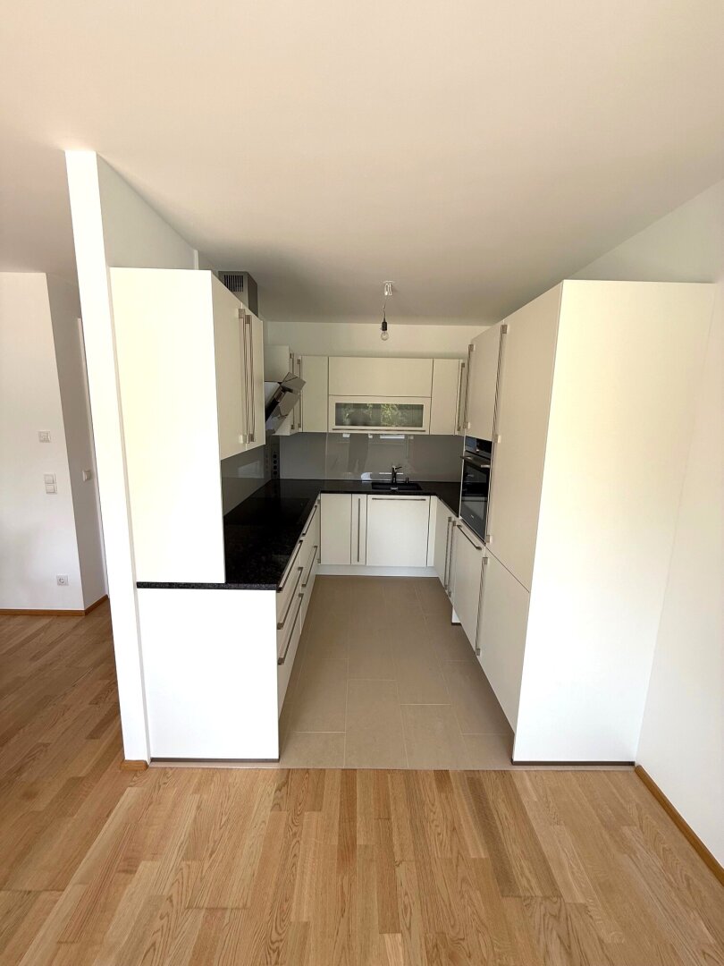 Ruhig & in zentraler Lage wohnen in Hietzing - Neubau Erstbezug + Balkon ca. 11 m² + Loggia ca. 2 m² + hochwertige Markenküche + 1 Garagenplatz im Eigentum