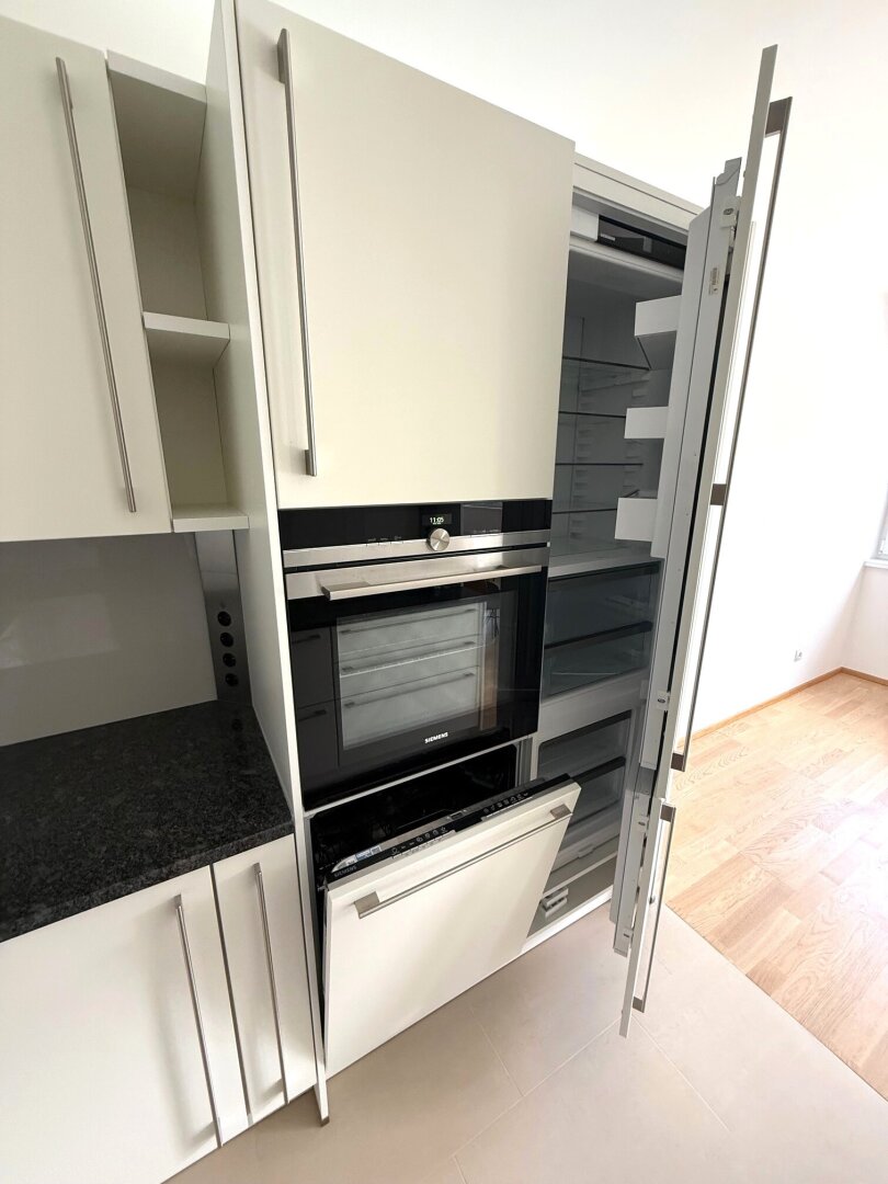 Ruhig & in zentraler Lage wohnen in Hietzing - Neubau Erstbezug + Balkon ca. 11 m² + Loggia ca. 2 m² + hochwertige Markenküche + 1 Garagenplatz im Eigentum