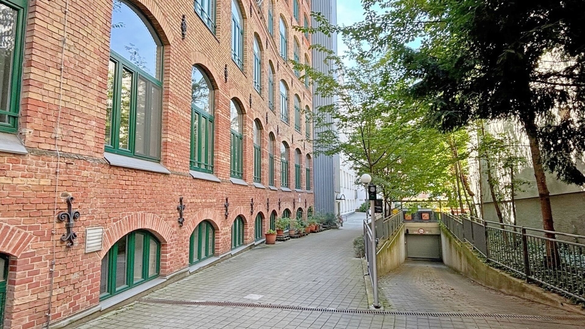 Flexible Gewerbefläche mit 3 Parkplätzen + Lager in Bestlage von Margareten!