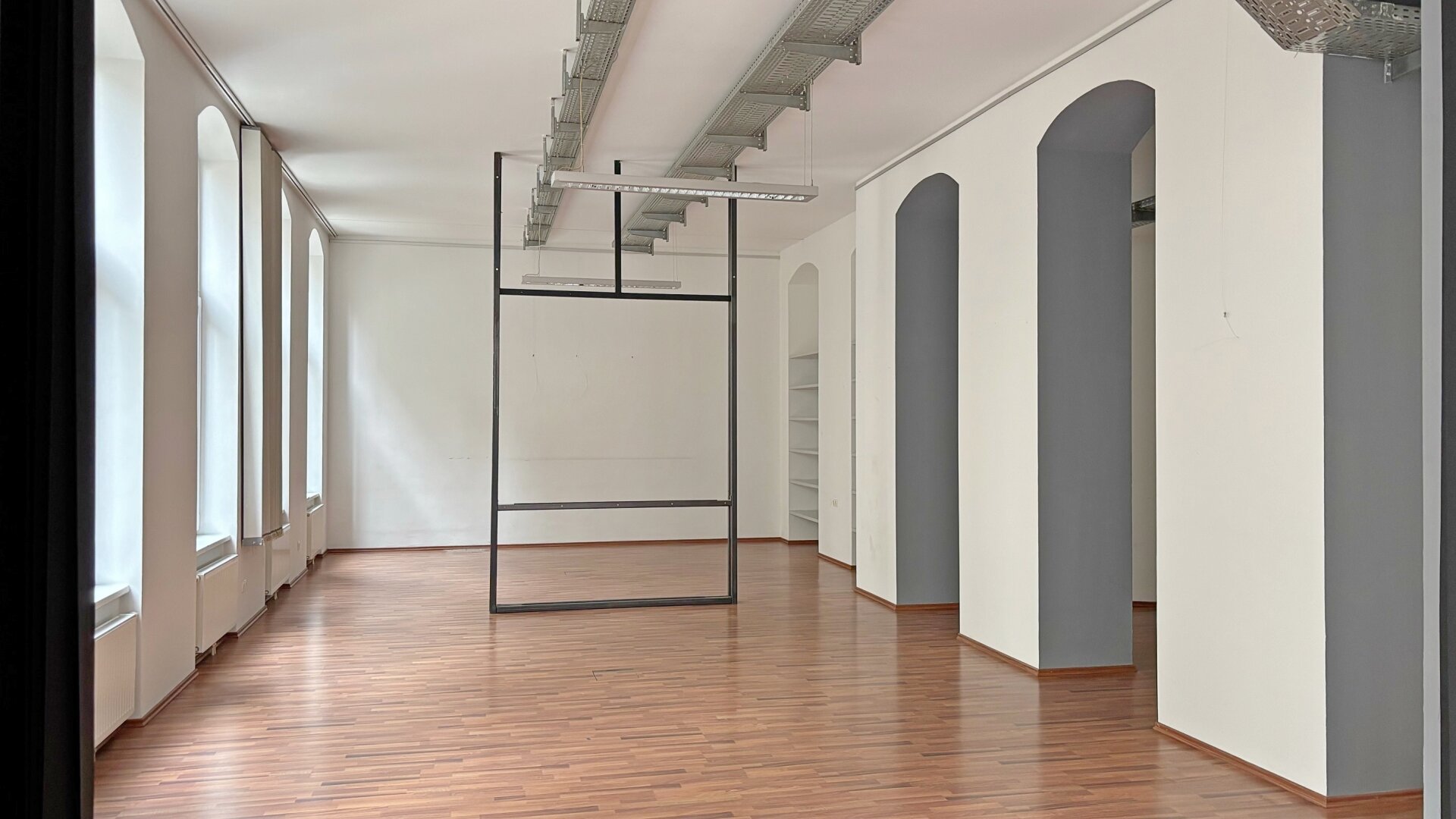 Flexible Gewerbefläche mit 3 Parkplätzen + Lager in Bestlage von Margareten!