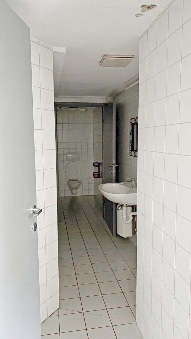 Flexible Gewerbefläche mit 3 Parkplätzen + Lager in Bestlage von Margareten!