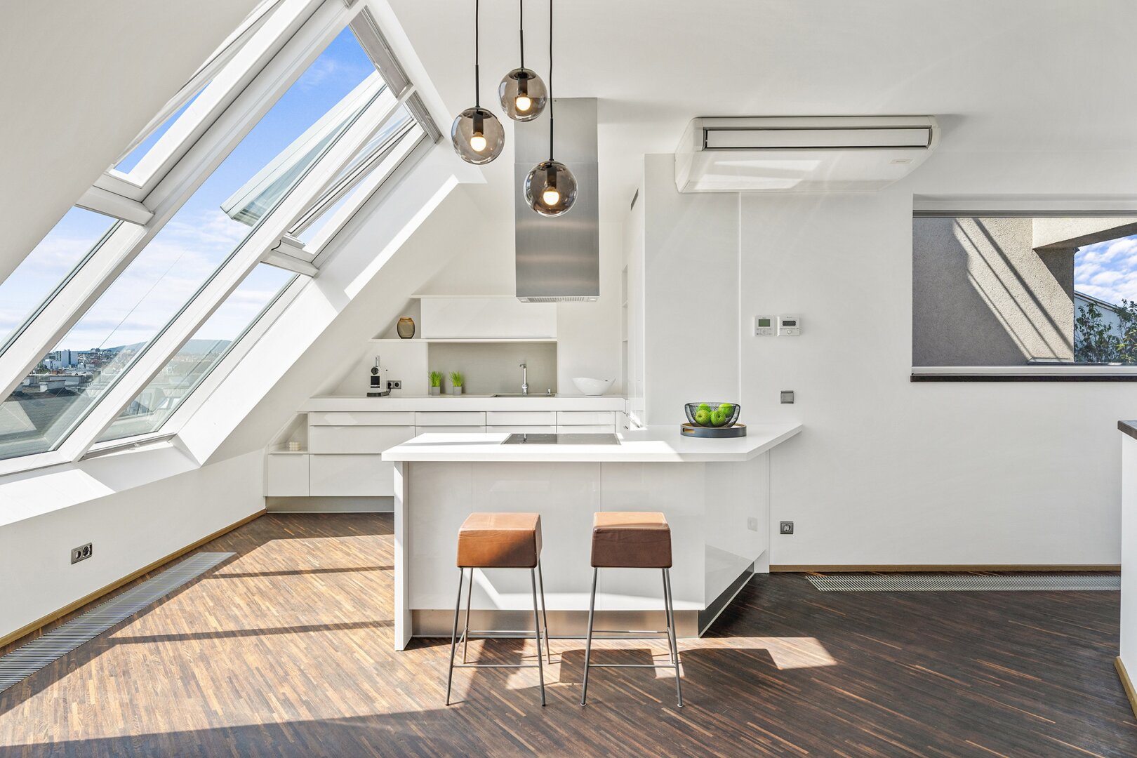 Exklusive Dachgeschoss-Maisonette mit 2 Terrassen & 360° Panoramablick