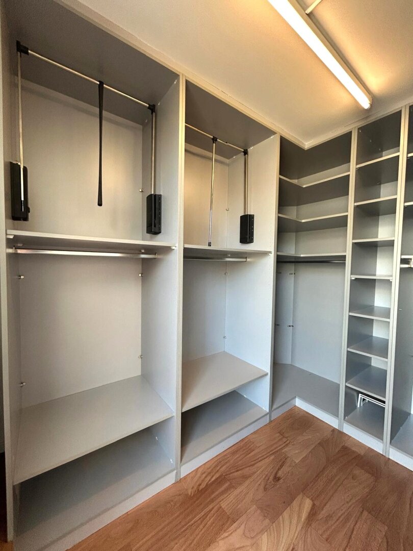 TOP PREIS !!! - KEINE SCHRÄGEN, Wohnfläche ca. 128,61 m² ist voll nutzbar - 1 Gartenterrasse + 5 zusätzliche Terrassen + 1 Garagenplatz