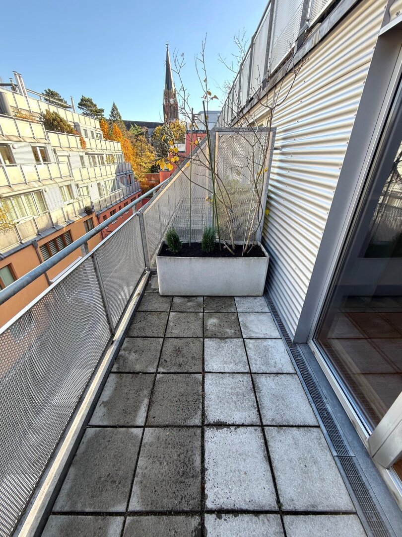 TOP PREIS !!! - KEINE SCHRÄGEN, Wohnfläche ca. 128,61 m² ist voll nutzbar - 1 Gartenterrasse + 5 zusätzliche Terrassen + 1 Garagenplatz