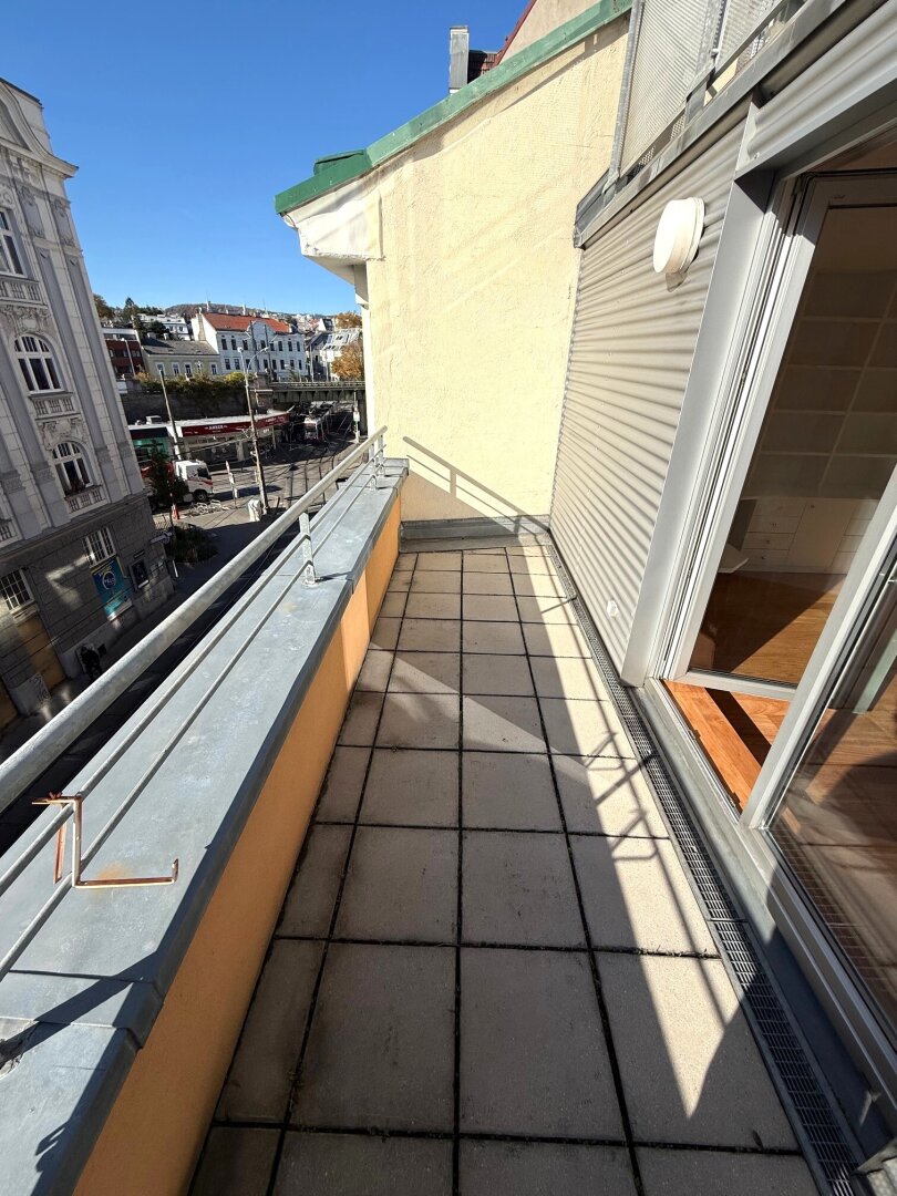 TOP PREIS !!! - KEINE SCHRÄGEN, Wohnfläche ca. 128,61 m² ist voll nutzbar - 1 Gartenterrasse + 5 zusätzliche Terrassen + 1 Garagenplatz