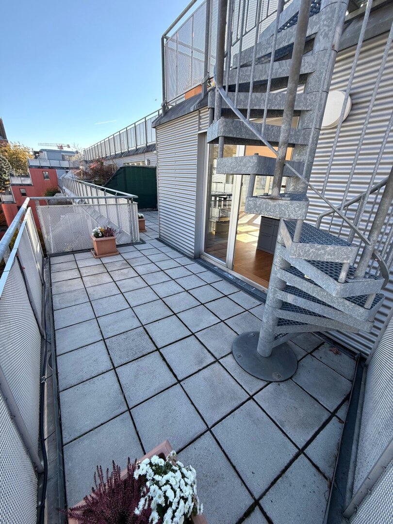 TOP PREIS !!! - KEINE SCHRÄGEN, Wohnfläche ca. 128,61 m² ist voll nutzbar - 1 Gartenterrasse + 5 zusätzliche Terrassen + 1 Garagenplatz