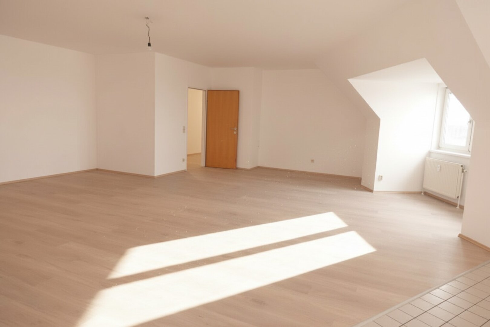 Großzügige 3 Zimmer DG Neubauwohnung - zwischen Matzleinsdorfer Platz und Waldmüllerpark