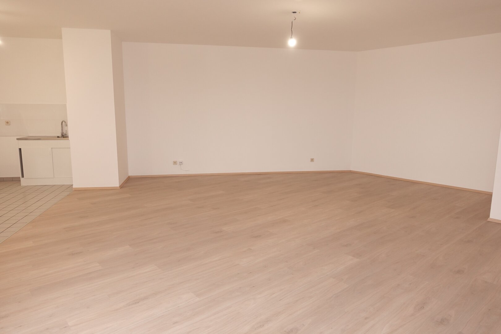 Großzügige 3 Zimmer DG Neubauwohnung - zwischen Matzleinsdorfer Platz und Waldmüllerpark