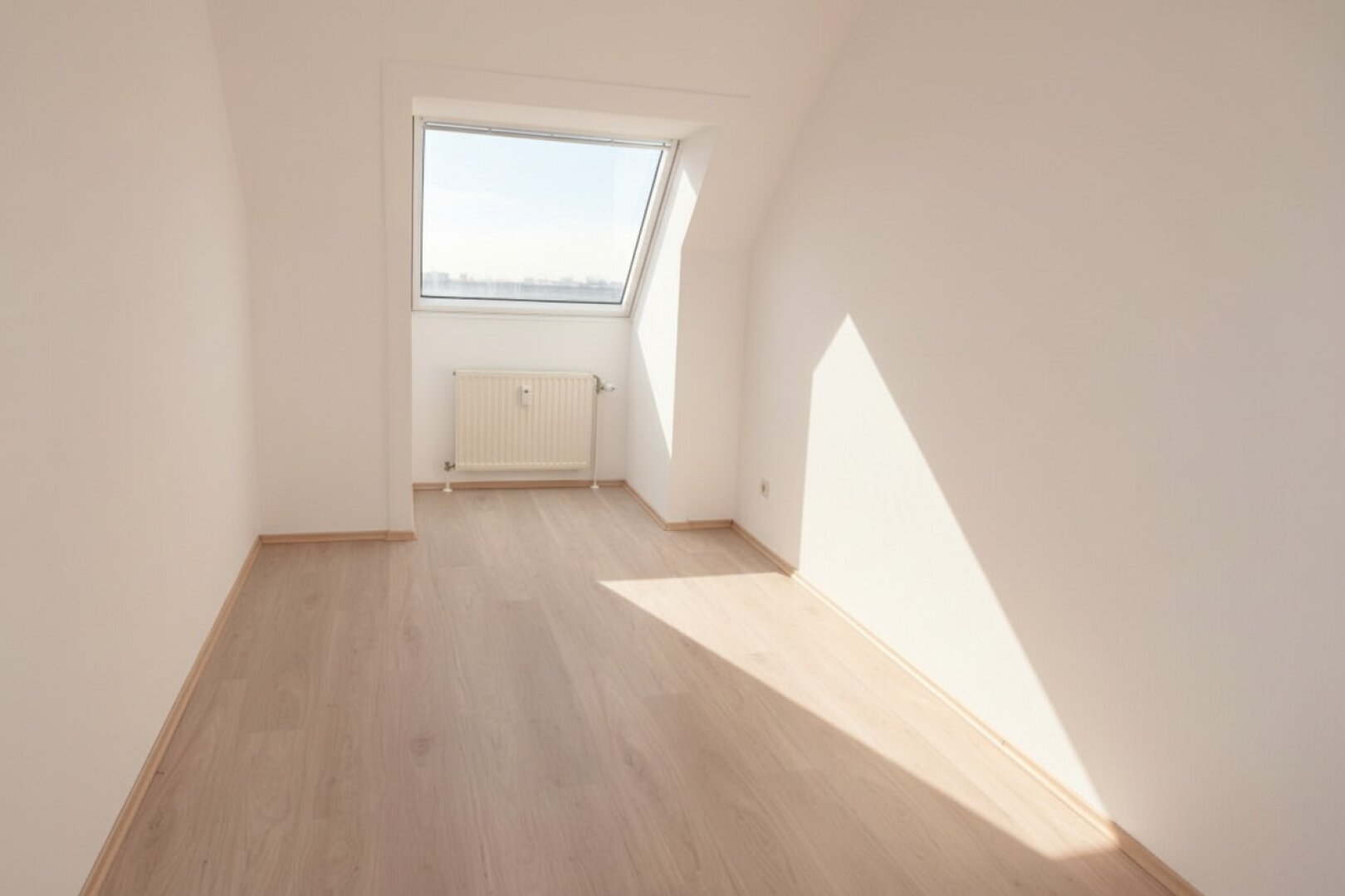 Großzügige 3 Zimmer DG Neubauwohnung - zwischen Matzleinsdorfer Platz und Waldmüllerpark