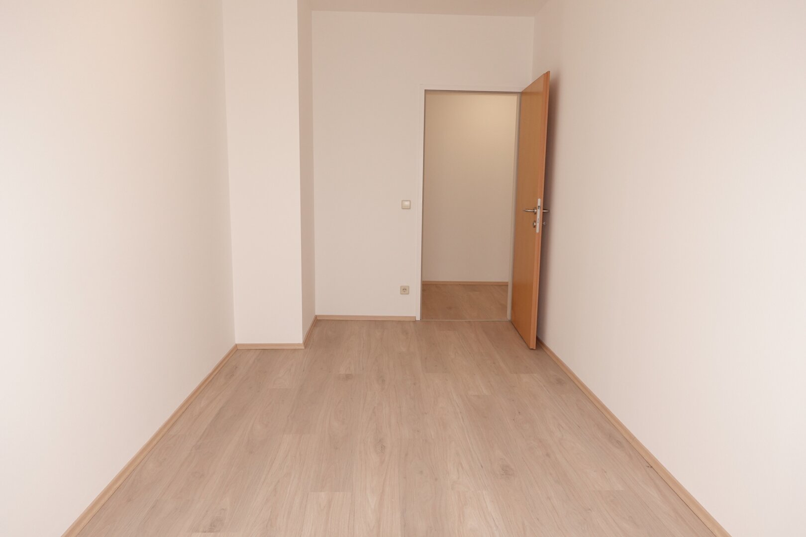 Großzügige 3 Zimmer DG Neubauwohnung - zwischen Matzleinsdorfer Platz und Waldmüllerpark