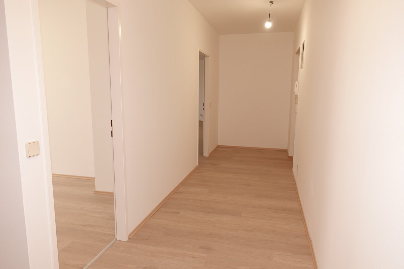 Großzügige 3 Zimmer DG Neubauwohnung - zwischen Matzleinsdorfer Platz und Waldmüllerpark