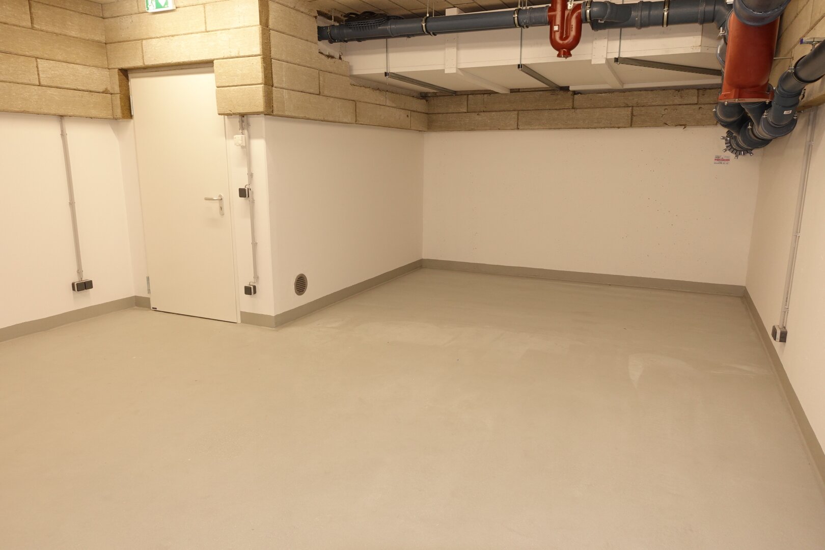 110 m² Geschäftslokal plus 36 m² Lager - ERSTBEZUG