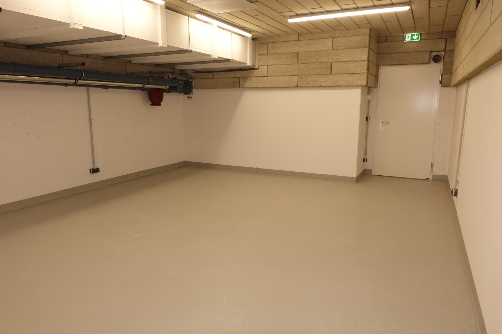 63 m² Geschäftslokal plus 40 m² Lager - ERSTBEZUG