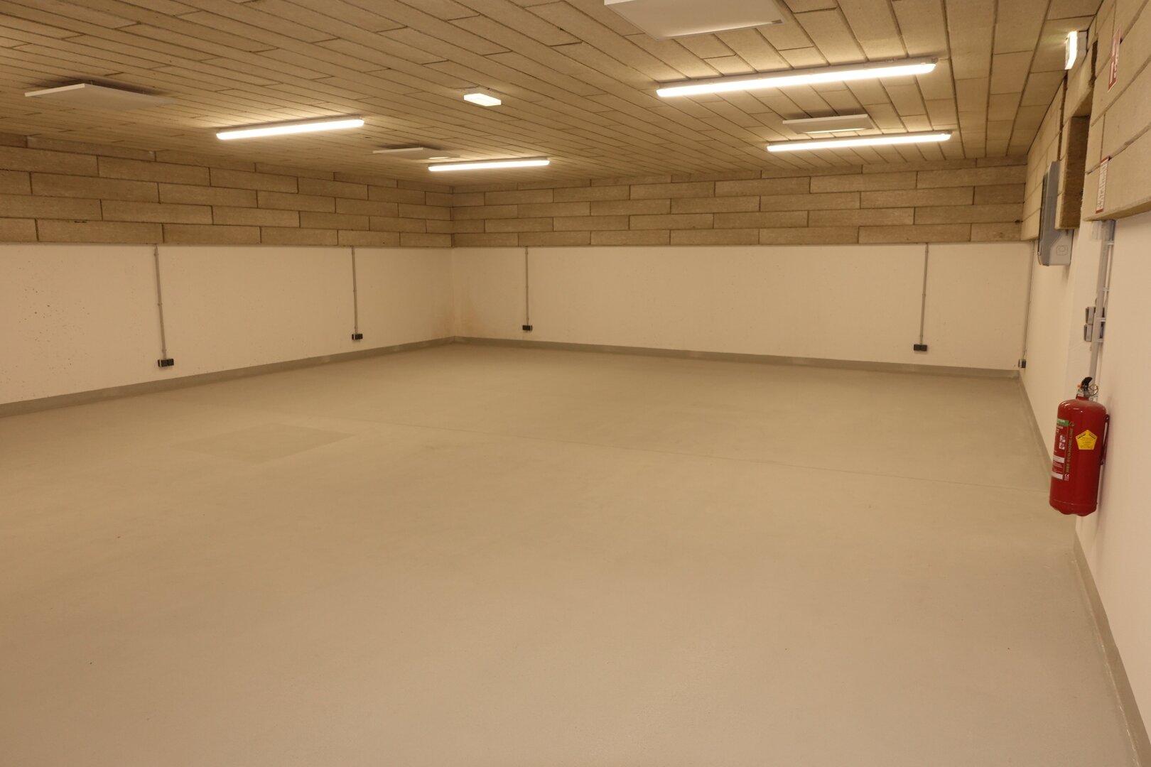 85,5 m² Lager - ERSTBEZUG