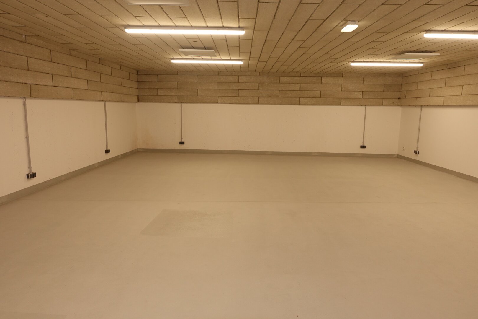 85,5 m² Lager - ERSTBEZUG