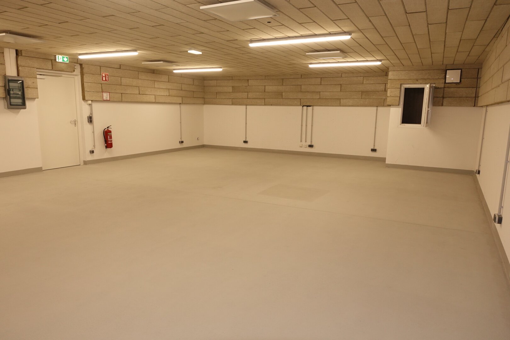 85,5 m² Lager - ERSTBEZUG