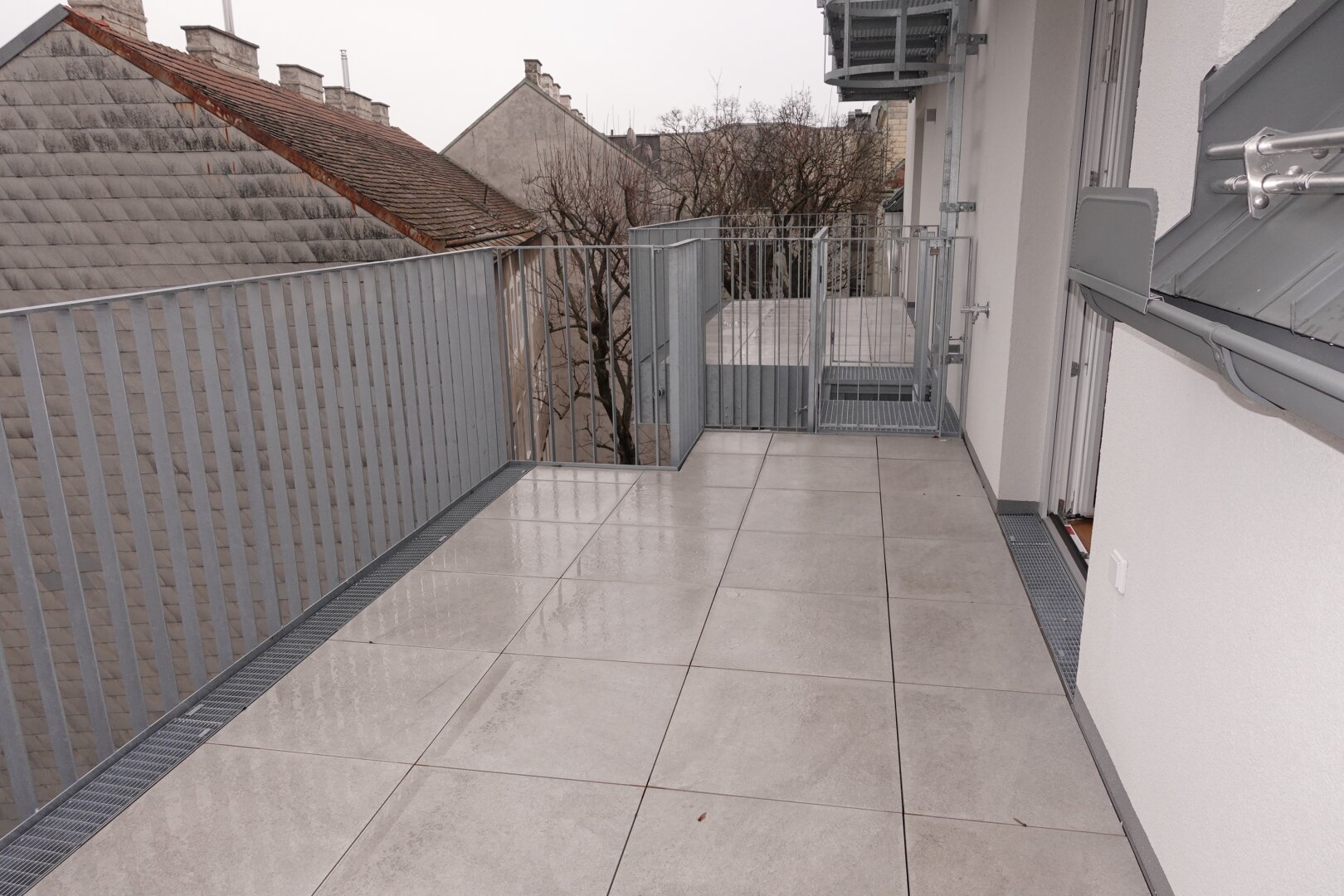 ERSTBEZUG 3 Zimmer DG-Balkon-Neubauwohnung