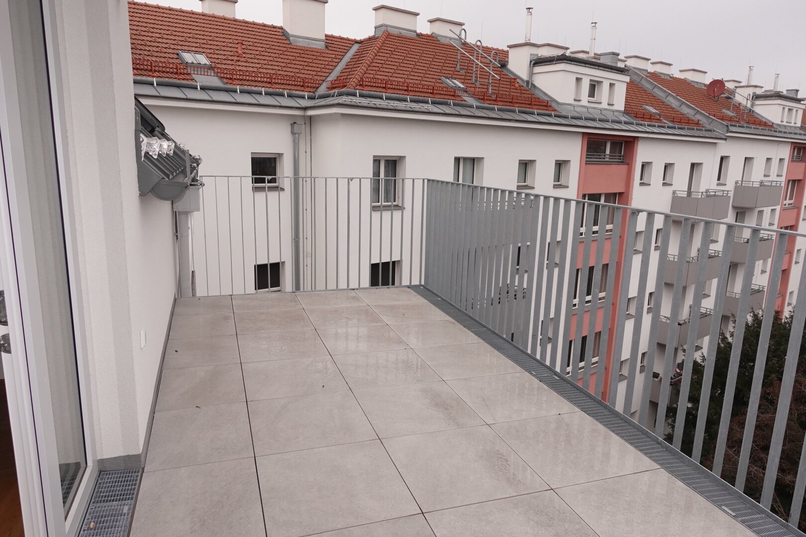 ERSTBEZUG 3 Zimmer DG-Balkon-Neubauwohnung