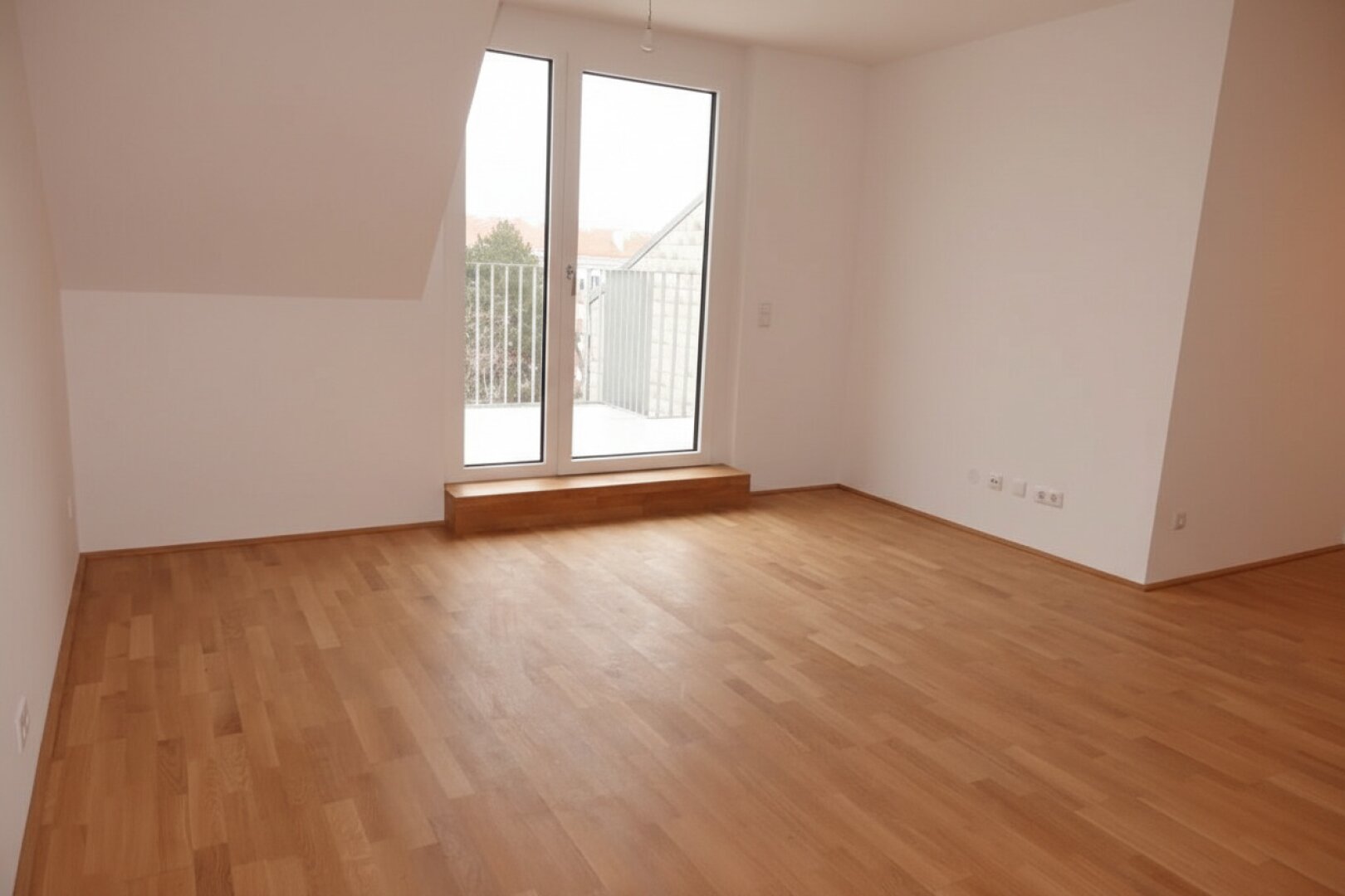ERSTBEZUG 3 Zimmer DG-Balkon-Neubauwohnung