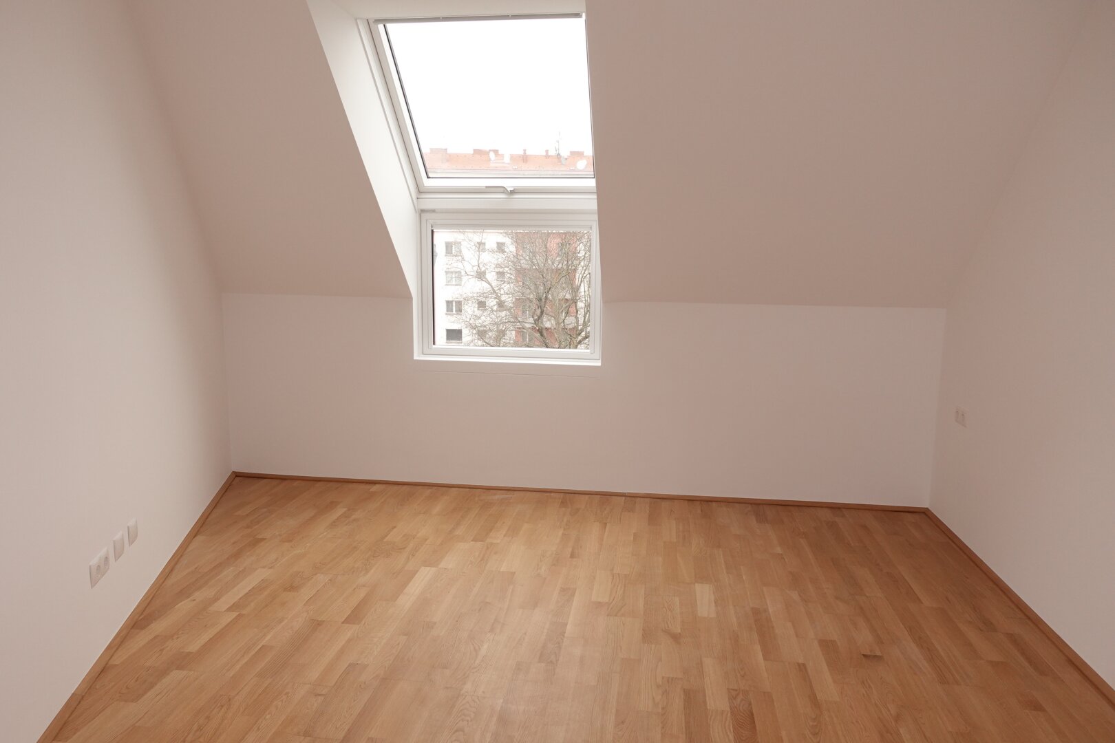 ERSTBEZUG 3 Zimmer DG-Balkon-Neubauwohnung