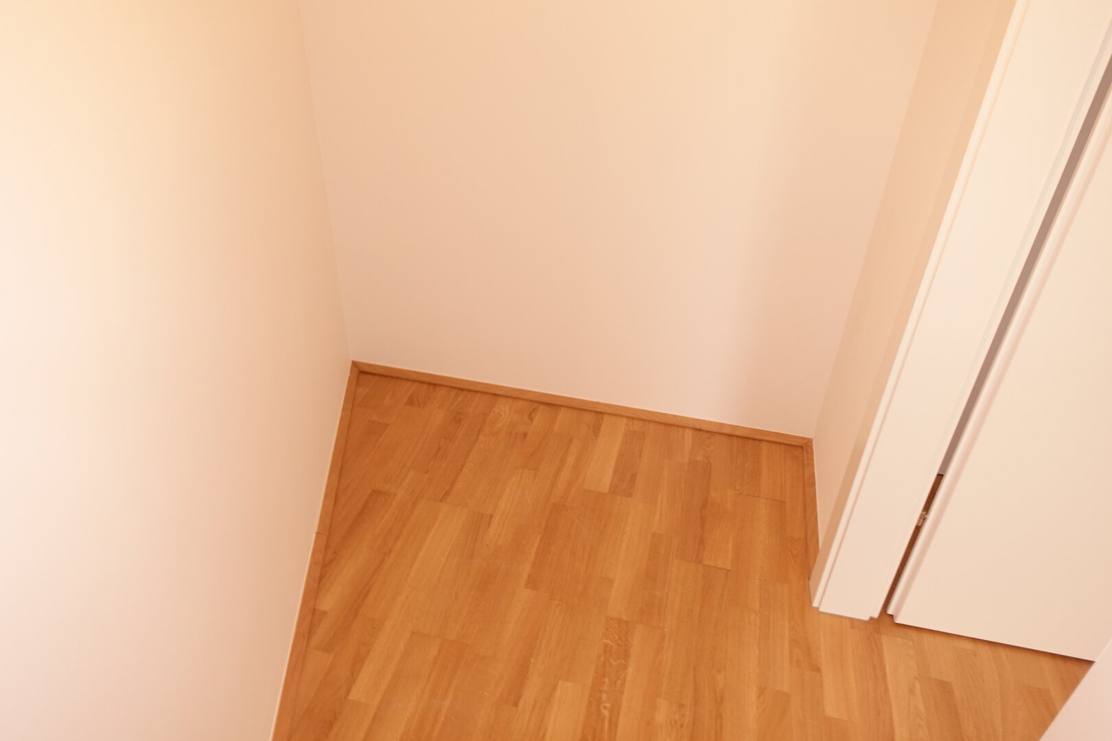 ERSTBEZUG 3 Zimmer DG-Balkon-Neubauwohnung