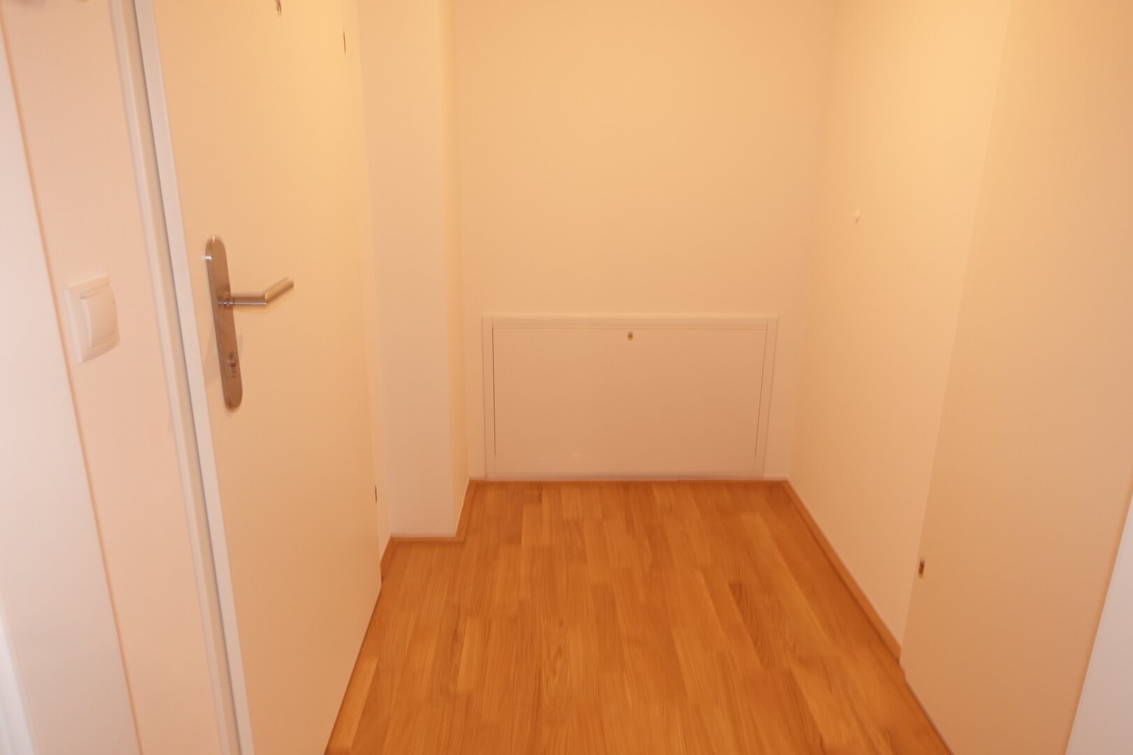 ERSTBEZUG 3 Zimmer DG-Balkon-Neubauwohnung