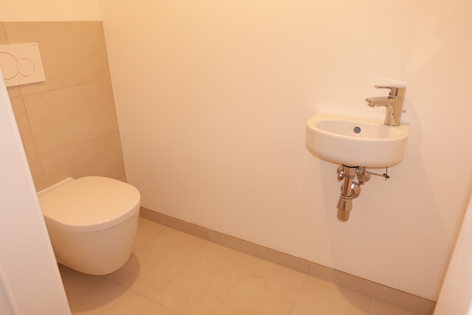 ERSTBEZUG 3 Zimmer DG-Balkon-Neubauwohnung