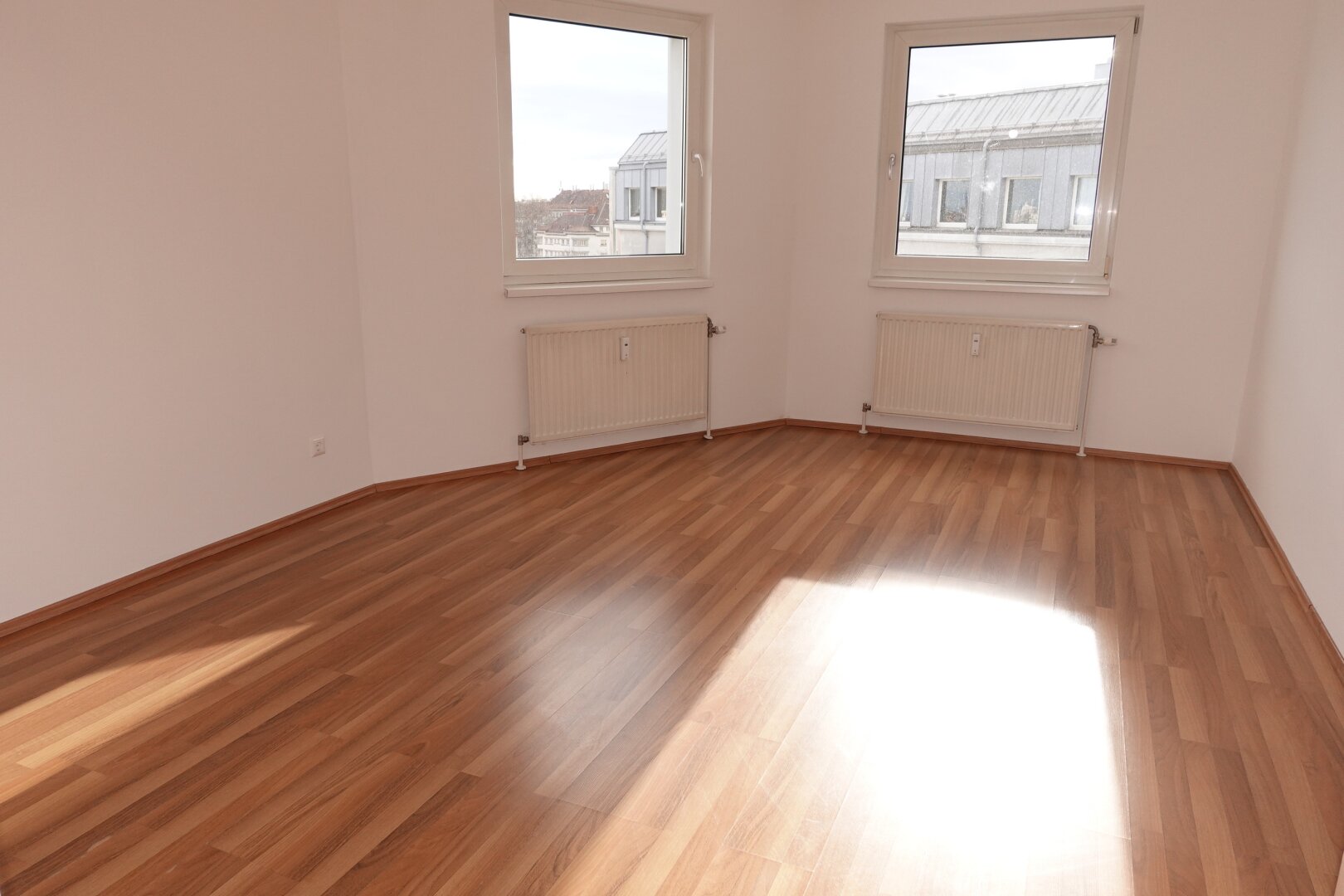 Sonnige, großzügige 2 Zimmer Neubauwohnung - zwischen Matzleinsdorfer Platz und Waldmüllerpark