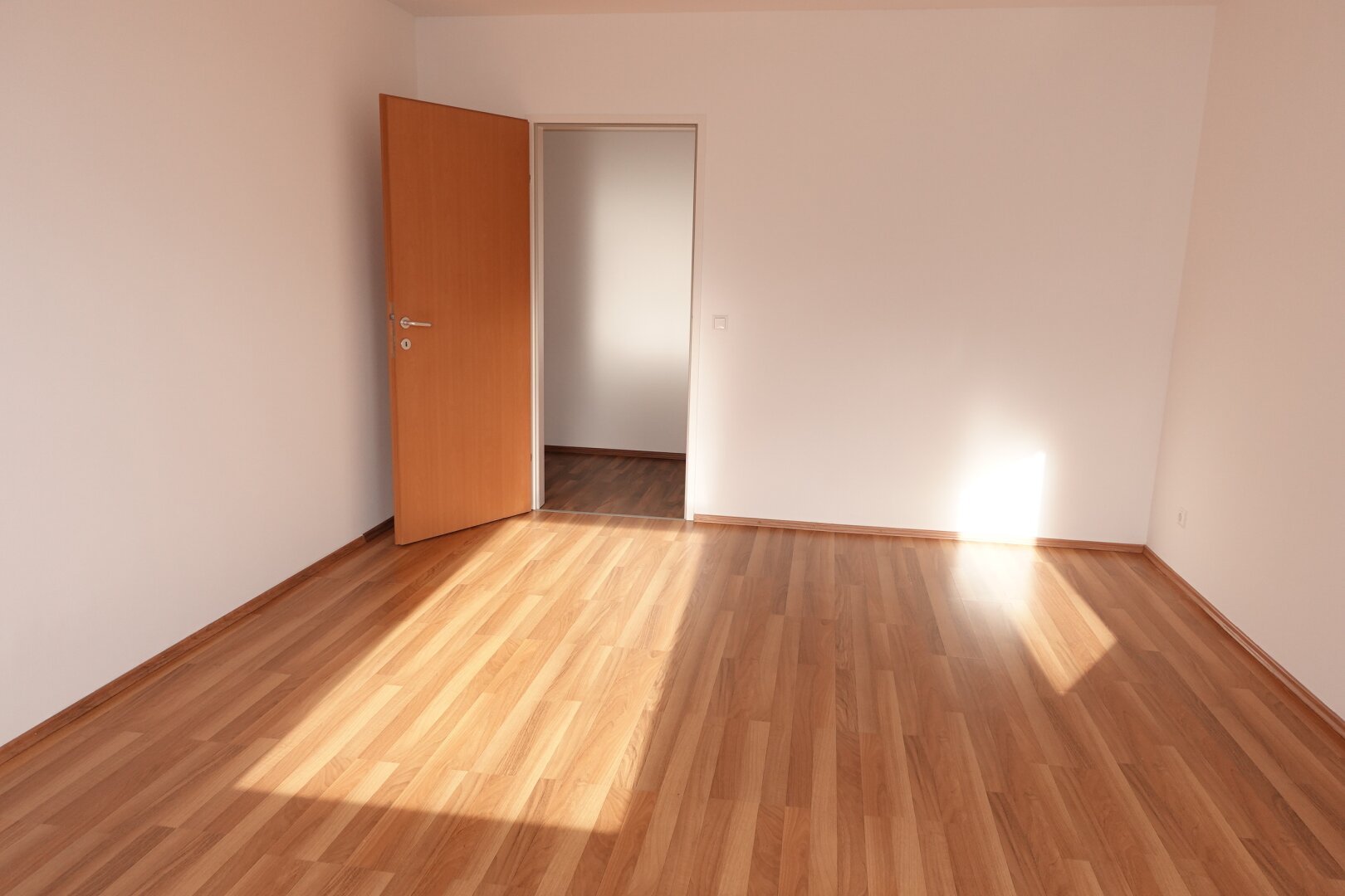 Sonnige, großzügige 2 Zimmer Neubauwohnung - zwischen Matzleinsdorfer Platz und Waldmüllerpark