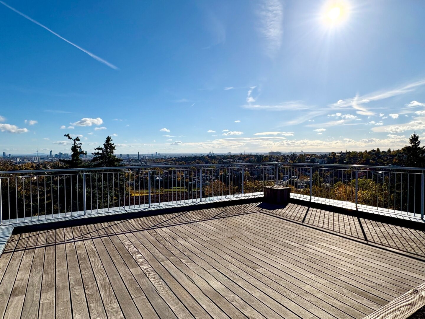 LUXUS-KLEINGARTENHAUS IM ALLEINEIGENTUM MIT WUNDERSCHÖNEM BLICK AM HACKENBERG