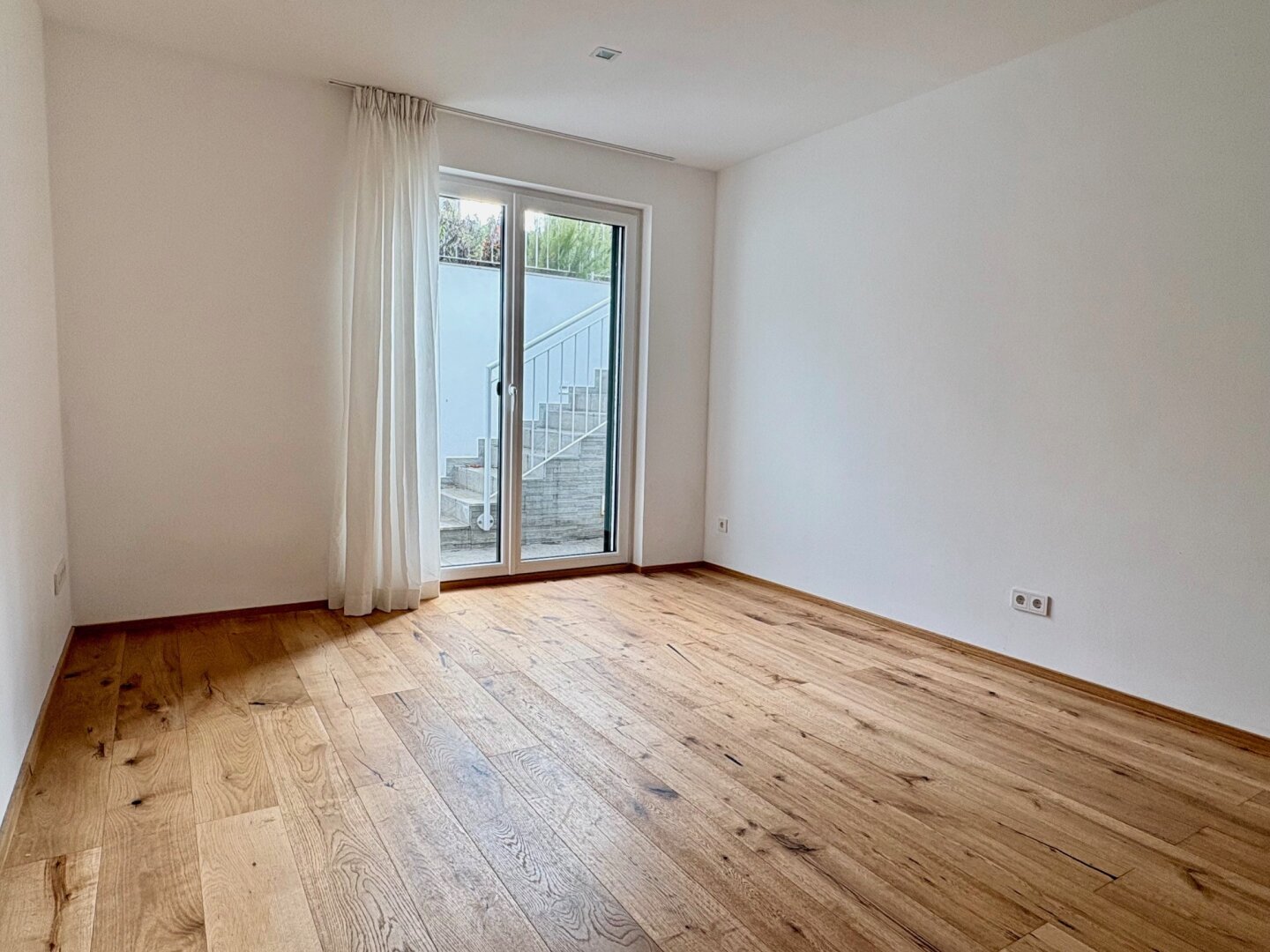 LUXUS-KLEINGARTENHAUS IM ALLEINEIGENTUM MIT WUNDERSCHÖNEM BLICK AM HACKENBERG