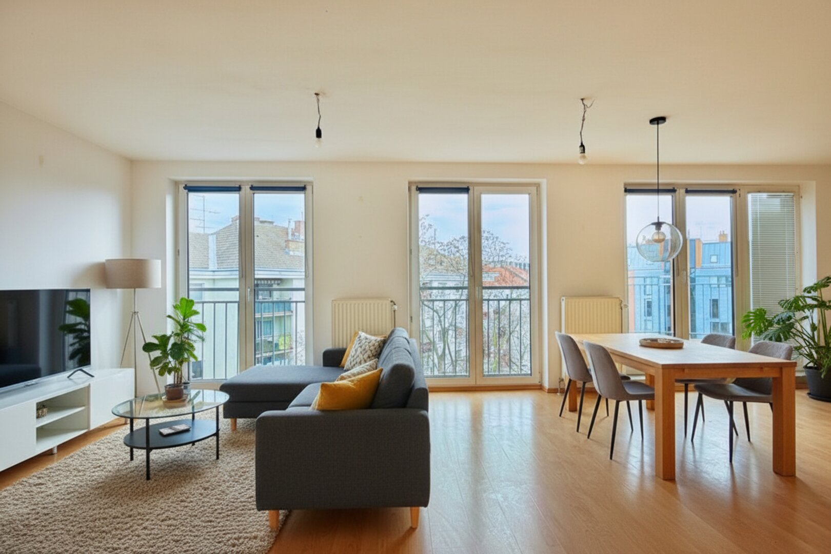 Super Raumaufteilung: 4 Zimmer DG-Wohnung mit Terrasse