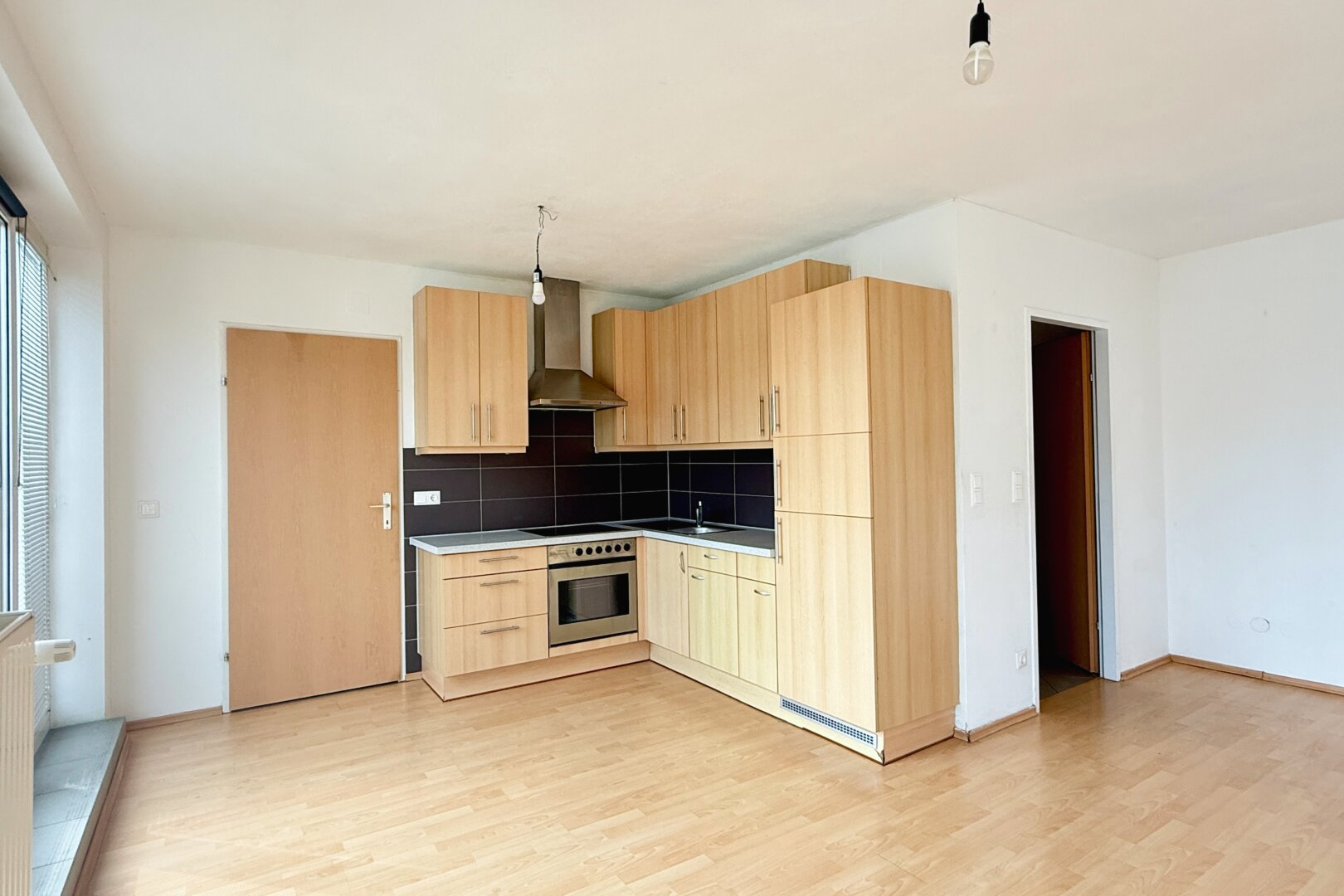 Super Raumaufteilung: 4 Zimmer DG-Wohnung mit Terrasse