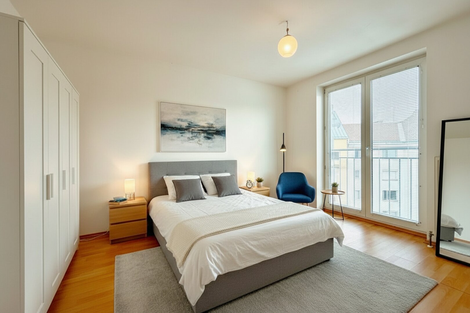 Super Raumaufteilung: 4 Zimmer DG-Wohnung mit Terrasse