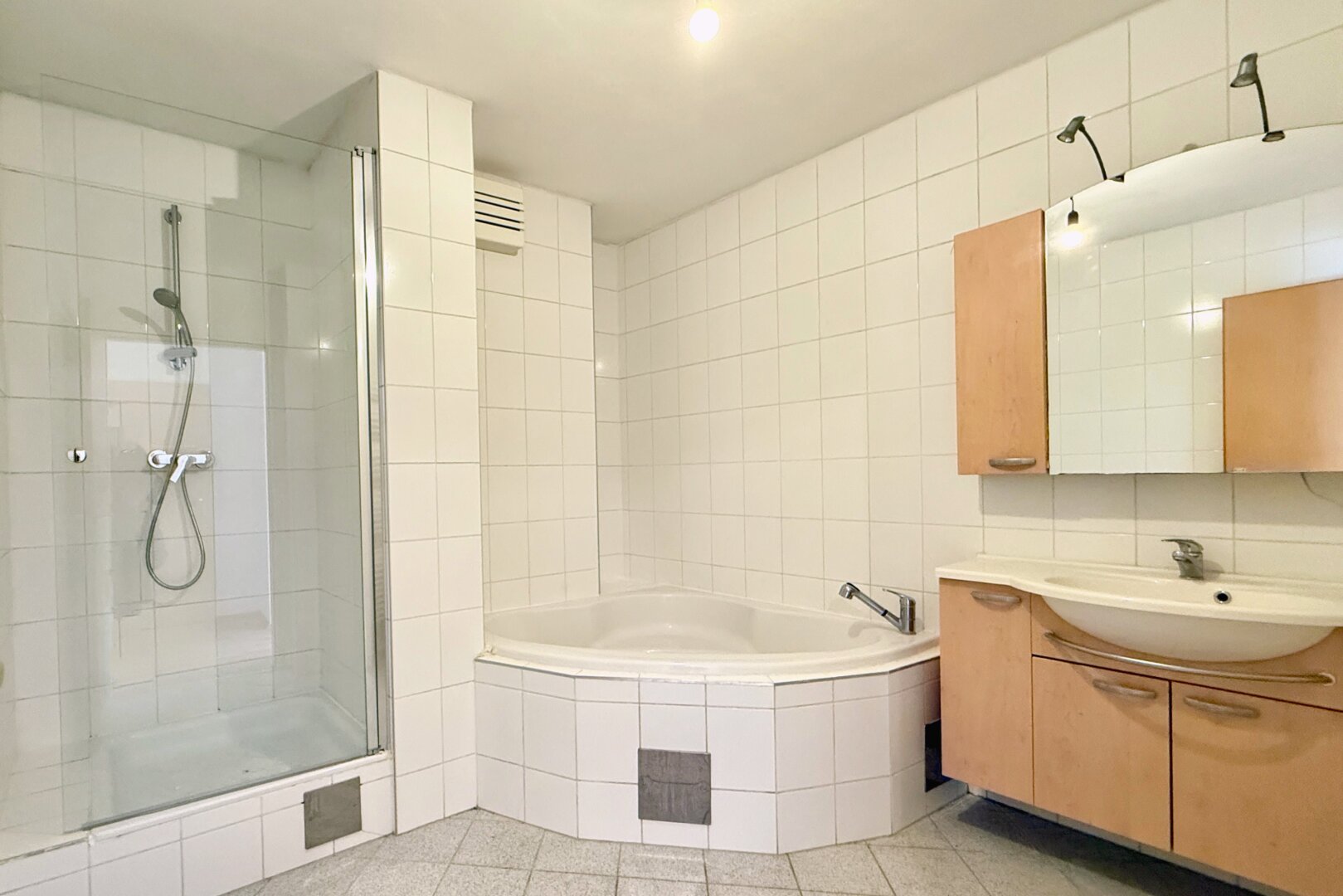 Super Raumaufteilung: 4 Zimmer DG-Wohnung mit Terrasse