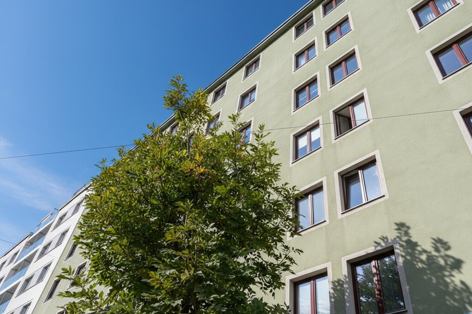 Super Raumaufteilung: 4 Zimmer DG-Wohnung mit Terrasse