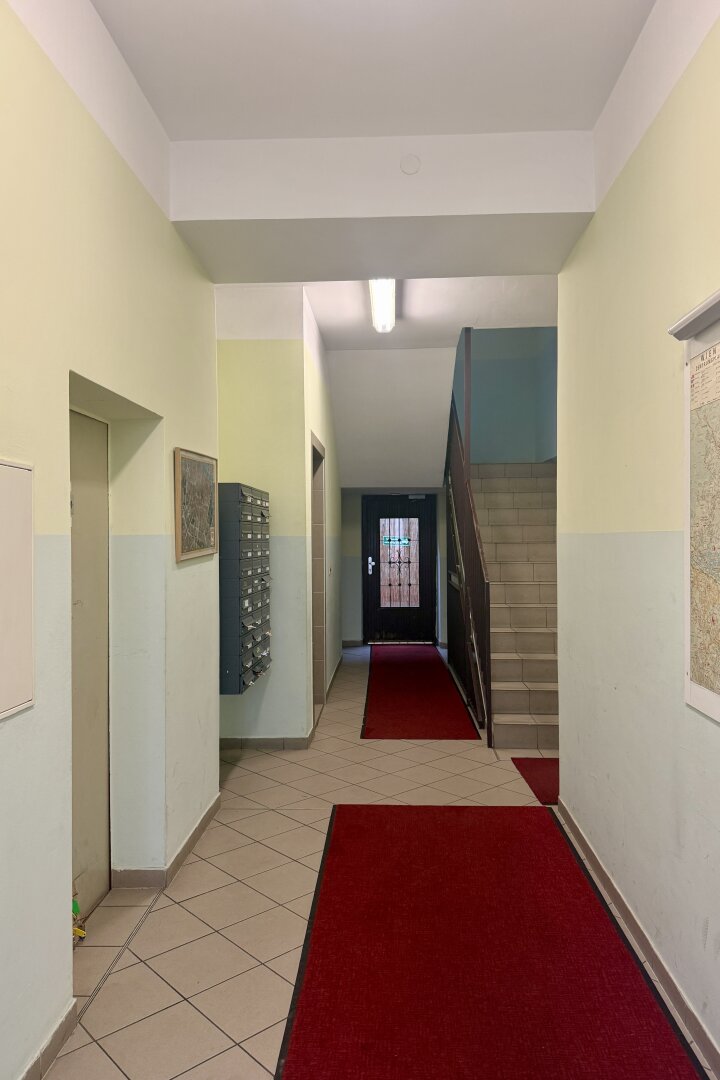 Super Raumaufteilung: 4 Zimmer DG-Wohnung mit Terrasse