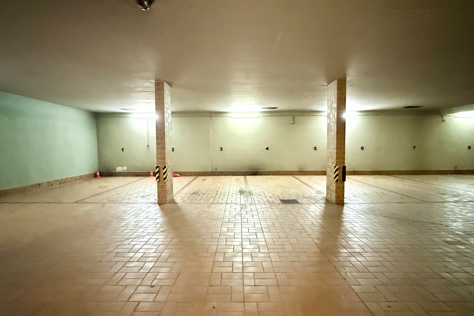 Super Raumaufteilung: 4 Zimmer DG-Wohnung mit Terrasse