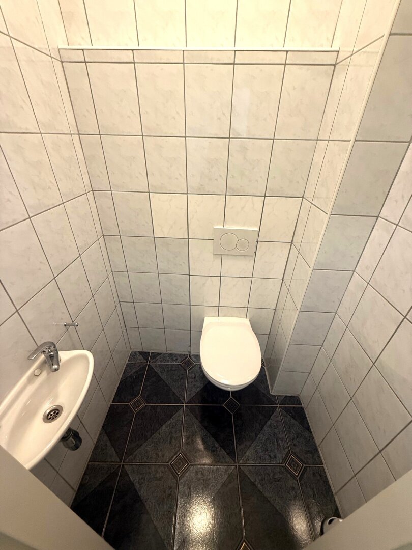 PREISGÜNSTIG NUR €  3.800 pro m² - 2 Zimmer Altbauwohnung nächst Mariahilfer Straße/Westbahnhof