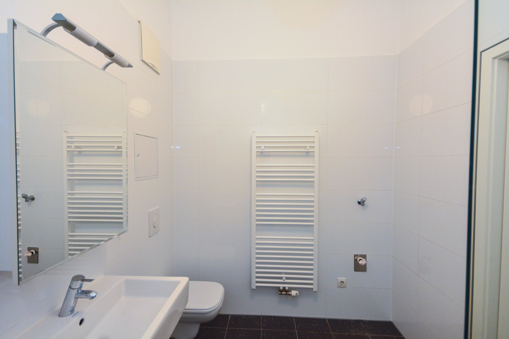 Rarität: Hochwertige 2 Zimmer Dachgeschoßwohnung mit Terrasse in Hofruhelage