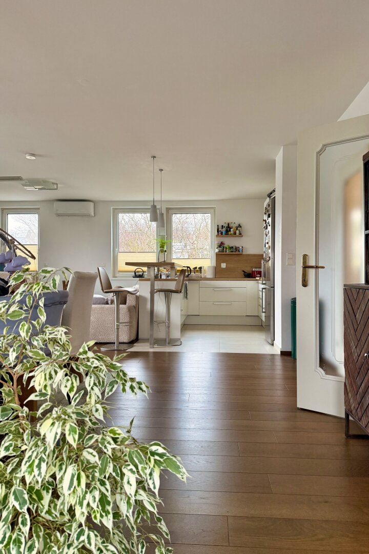 Über den Dächern von Hietzing: Traumhafte Terrassen-Penthousewohnung mit Lift-Direktfahrt & Garagenplatz