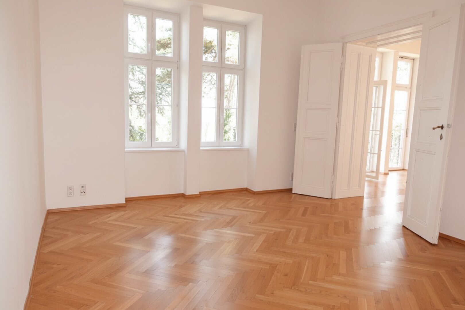 Wunderbare 3,5 Zimmer Balkon-Wohnung mit einzigartigem Altbauflair !!
