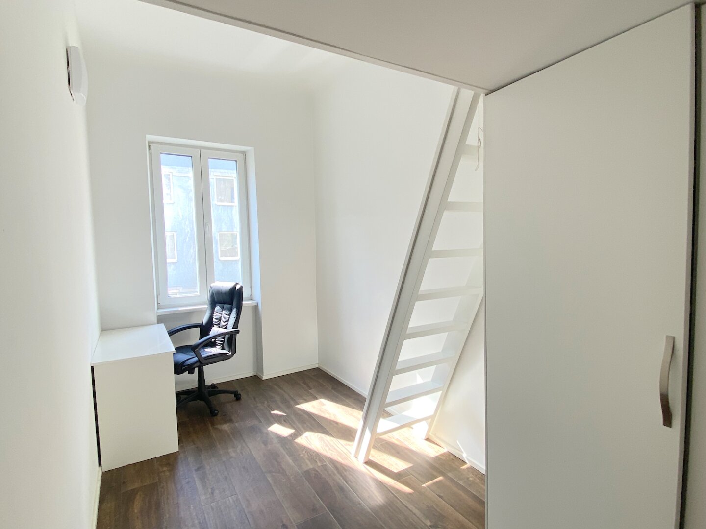 ATTRAKTIVE ANLAGE! 5 ZIMMER - STUDENTEN WG!